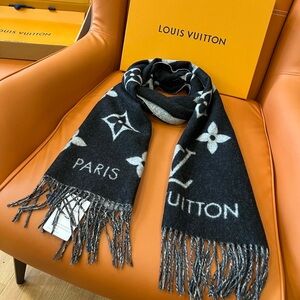 LV 100% cashmere winter scarf